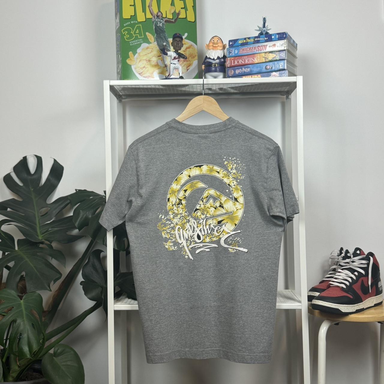 Quiksilver Men's grey T-shirts